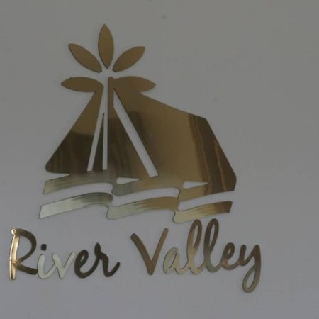 River Valley Resort แอทน่าน Exterior foto